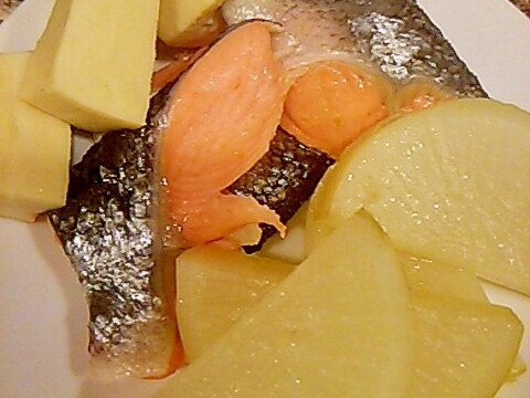 鮭と大根のごま豆乳煮